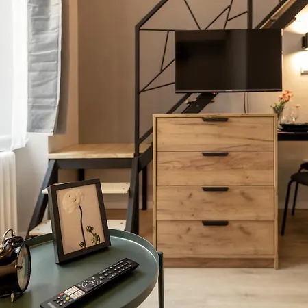 Downtown 2 - Hideaway Apartment *